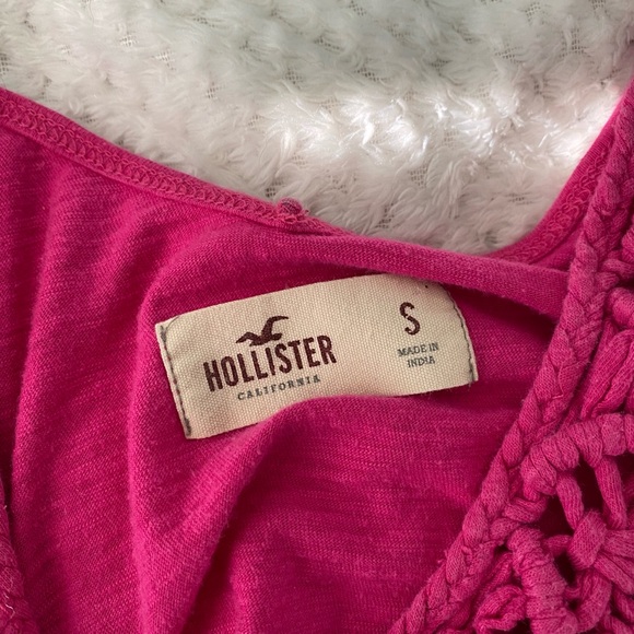 I’m selling a hollister tank top - Picture 2 of 3